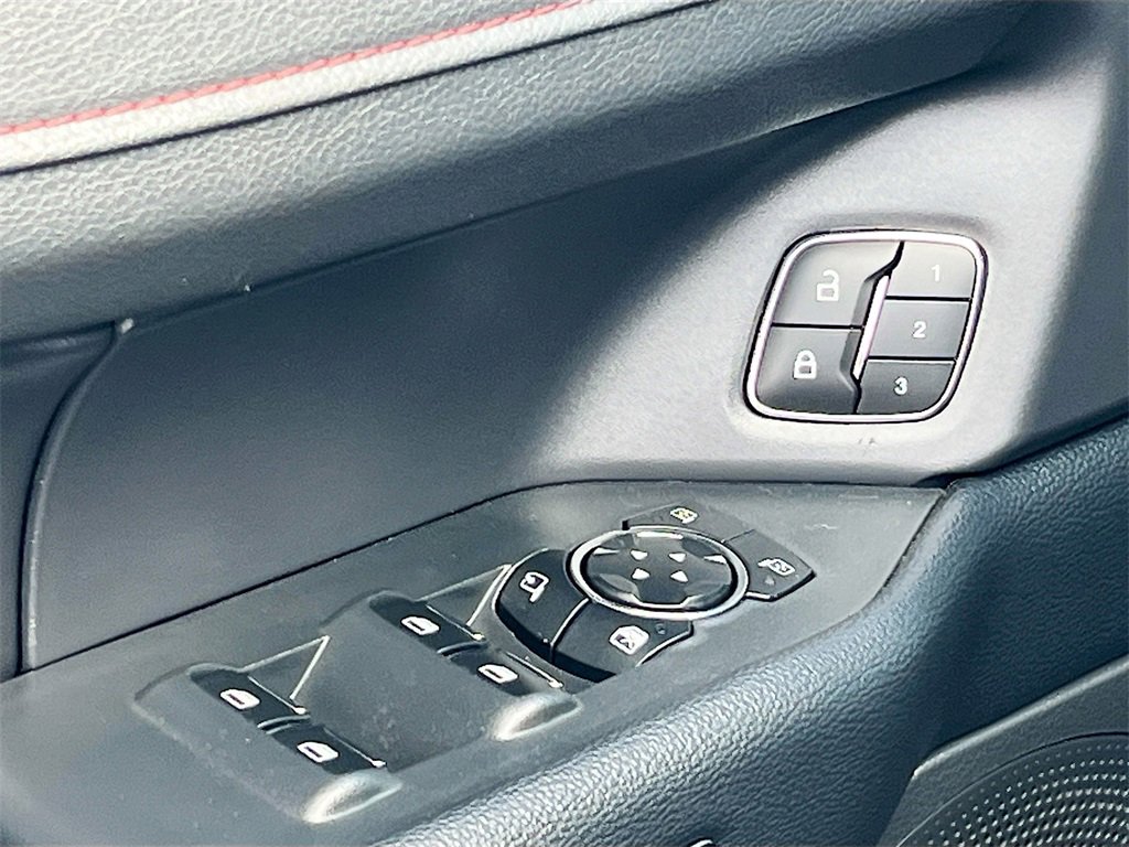 Used 2024 Ford Expedition Limited image 18