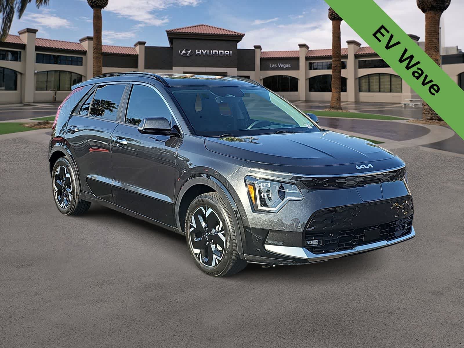 Used 2024 Kia Niro Wave FWD image 2