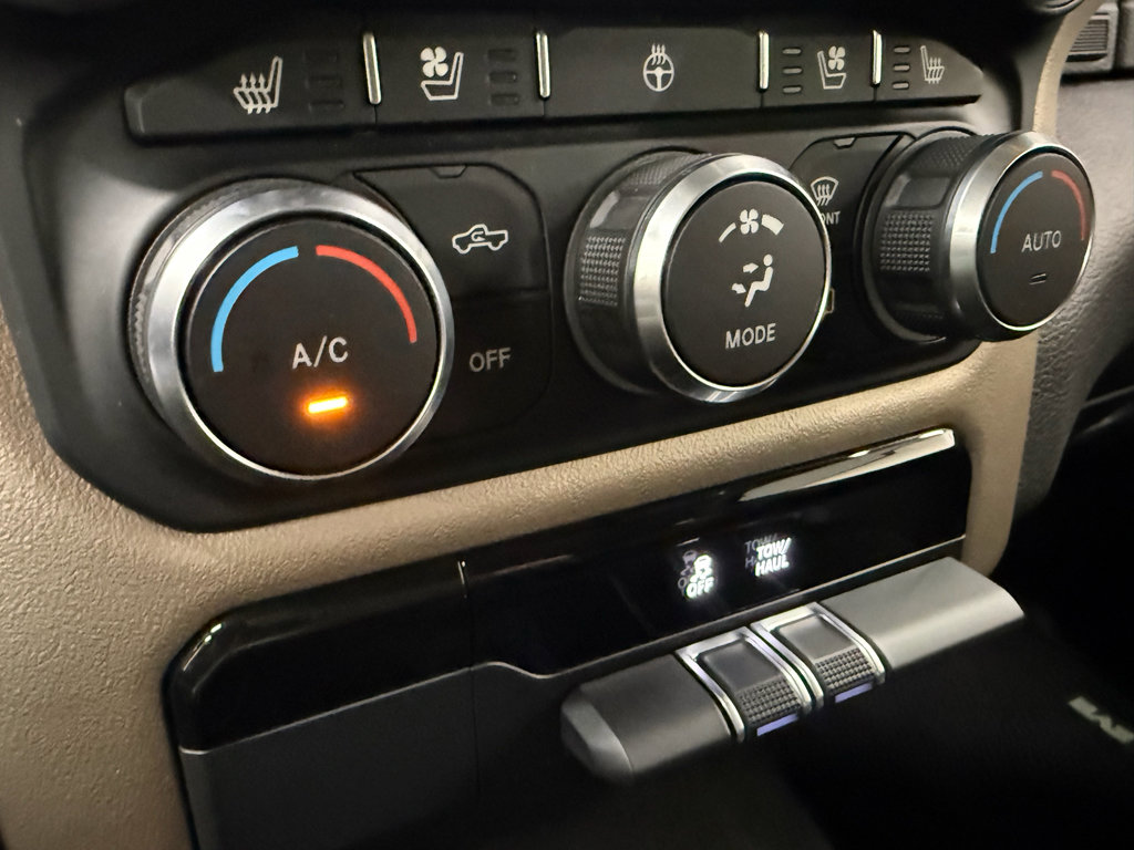 Used 2019 RAM 1500 Laramie AWD/4WD image 38