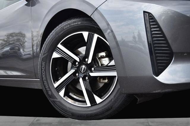 Certified 2024 Nissan Sentra SV image 3