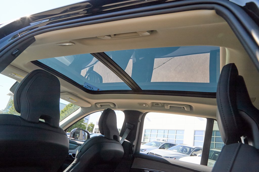 New 2026 Volvo XC90 B6 Plus w/ Protection Package Premier image 31