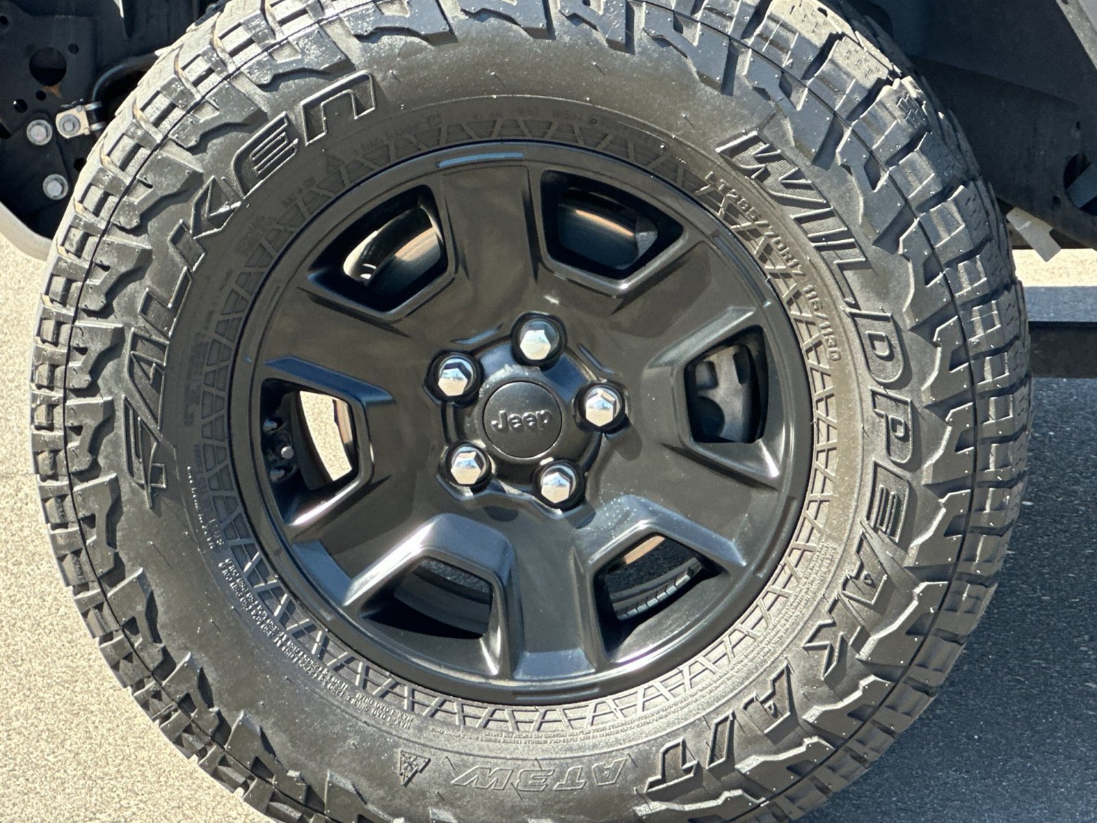 Used 2022 Jeep Gladiator Mojave AWD/4WD image 31