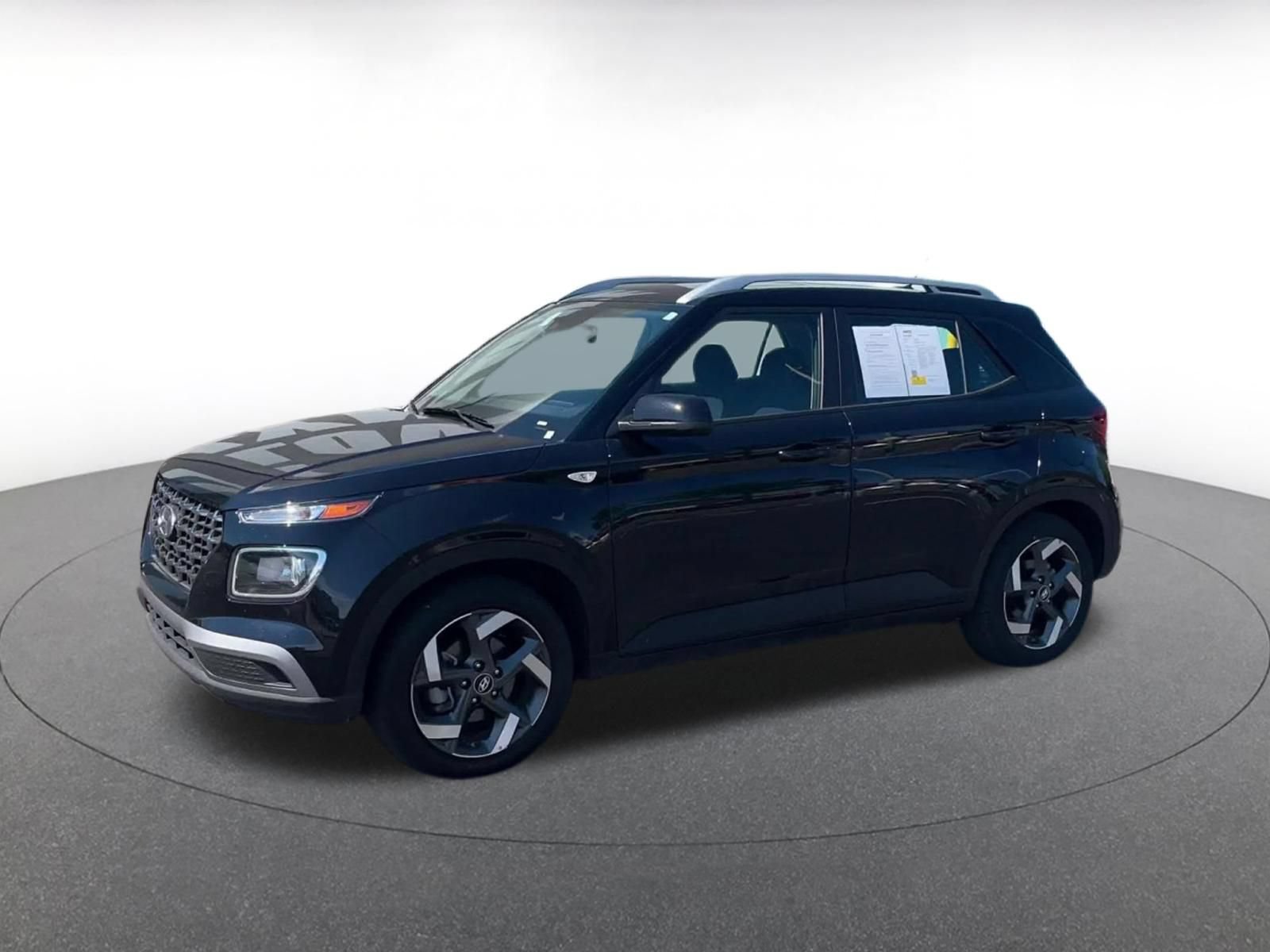 Used 2026 Hyundai Venue SEL FWD image 7