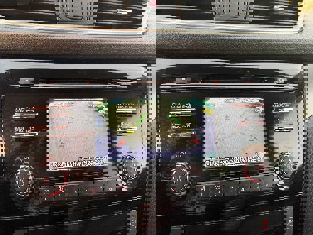 Used 2016 Nissan Rogue SV image 12