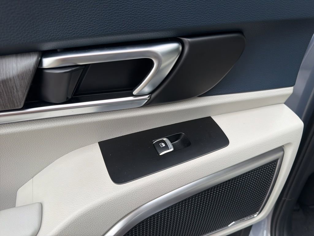 Used 2024 Kia Telluride EX w/ EX Captain's Chair Package image 26