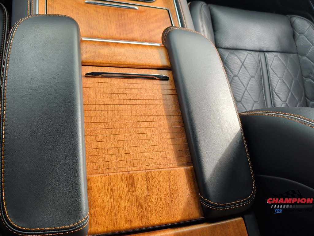 Used 2022 Jeep Grand Wagoneer Series III w/ Rear-Seat Entertainment Group AWD/4WD image 26