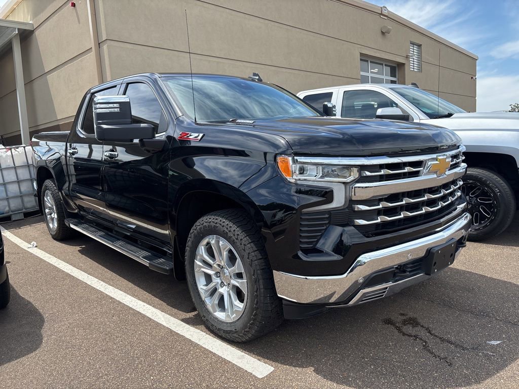 Used 2024 Chevrolet Silverado 1500 LTZ AWD/4WD image 3