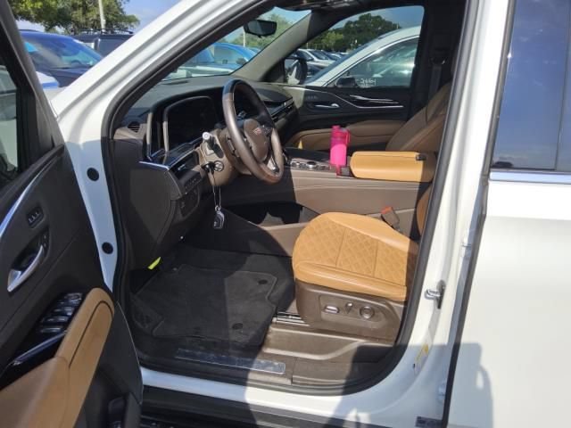 Used 2024 Cadillac Escalade ESV Premium Luxury AWD/4WD image 5