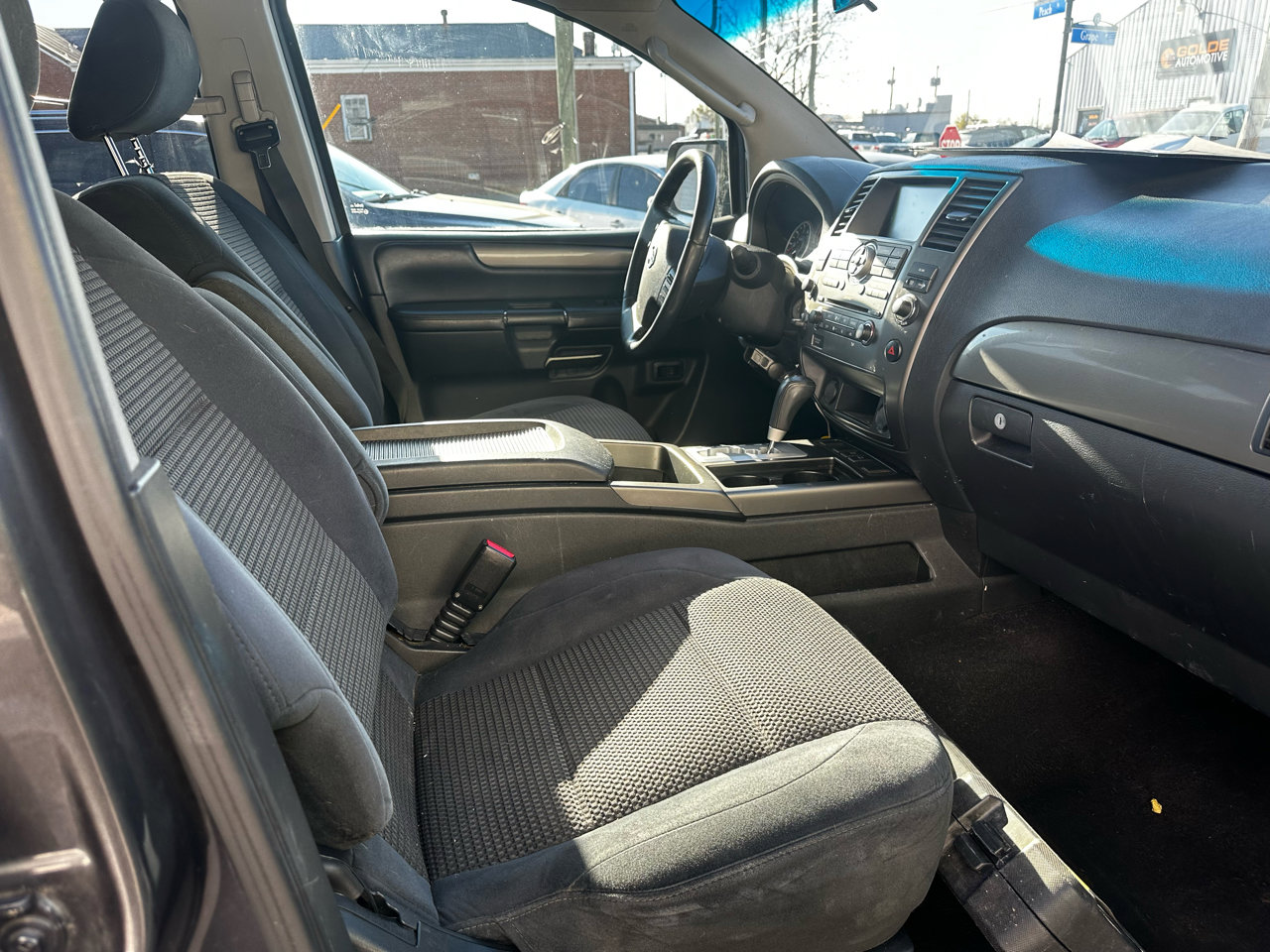 Used 2010 Nissan Armada SE image 15