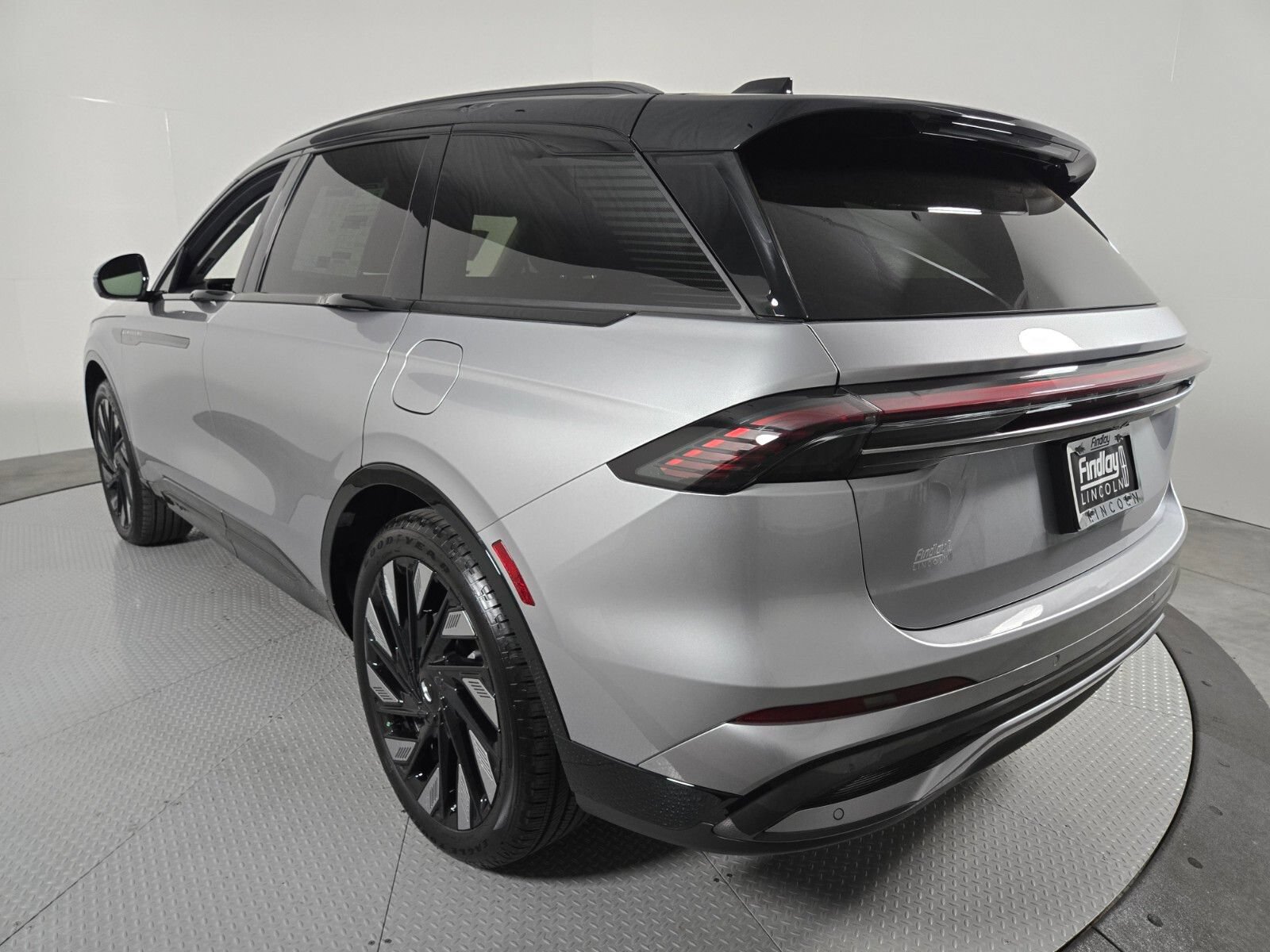 New 2026 Lincoln Nautilus Reserve w/ Jet Appearance Package AWD/4WD image 7