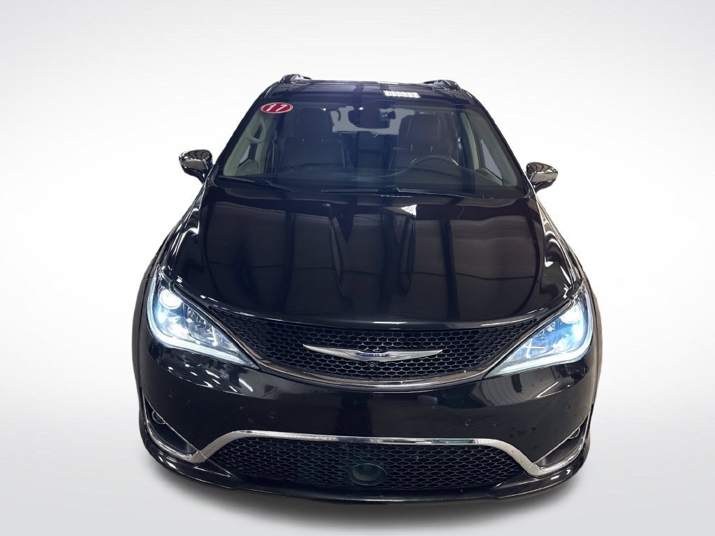 Used 2017 Chrysler Pacifica Limited FWD image 8