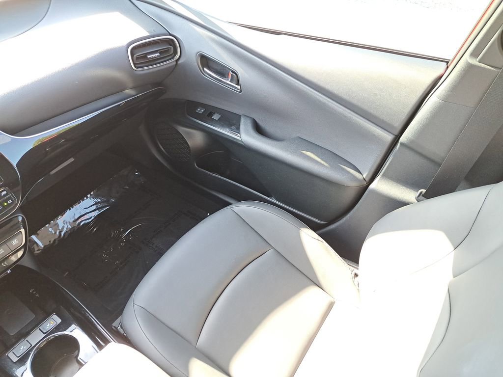 Certified 2021 Toyota Prius XLE w/ Premium Convenience Package image 12