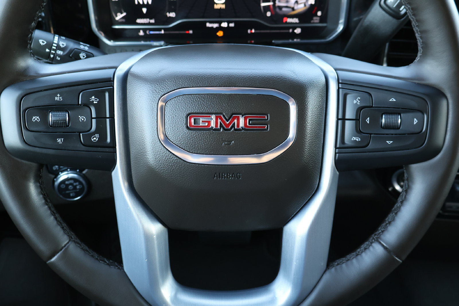Used 2025 GMC Sierra 1500 SLT AWD/4WD image 26