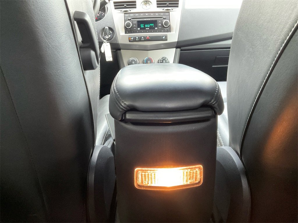 Used 2010 Chrysler Sebring Touring w/ Special Touring Group image 22