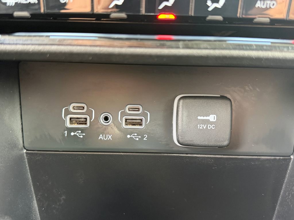 Used 2023 Jeep Grand Cherokee Limited AWD/4WD image 27