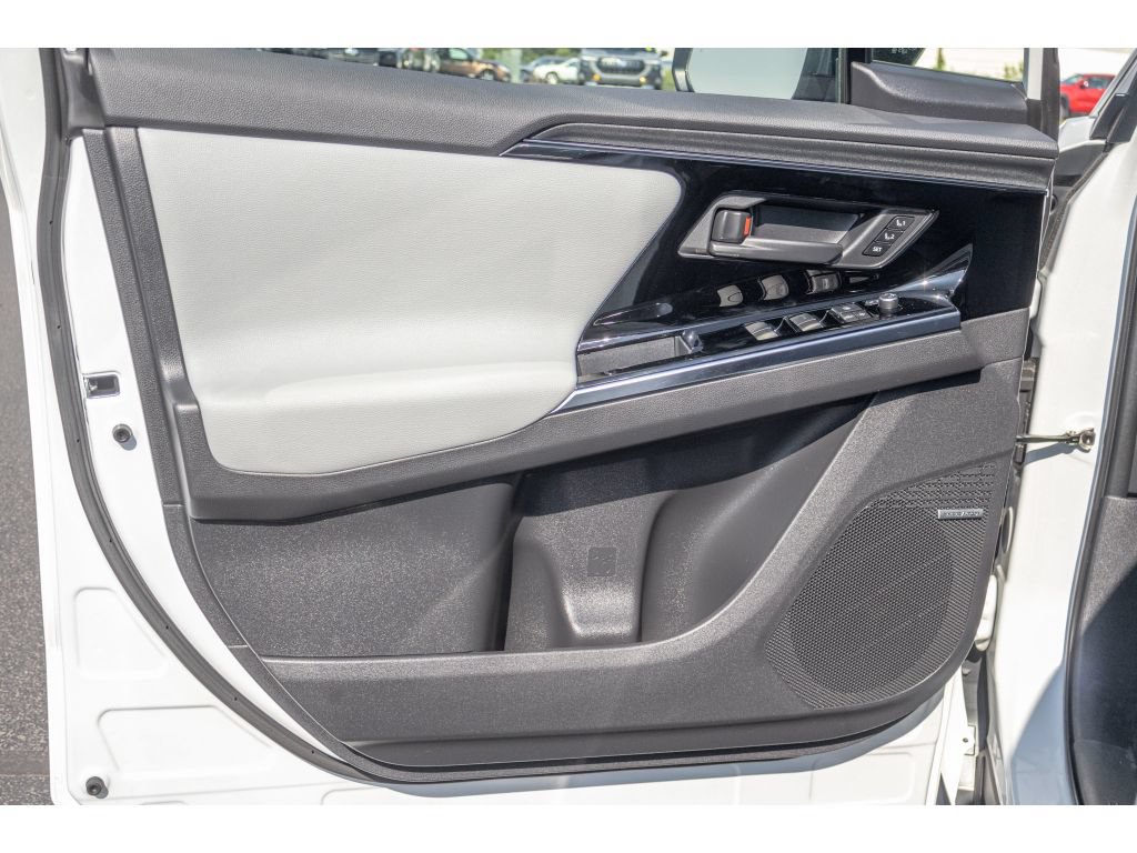 Certified 2023 Subaru Solterra AWD image 18