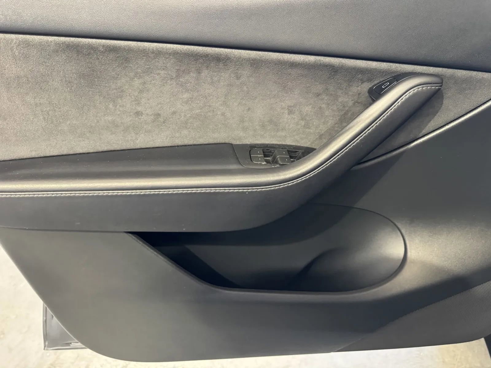 Used 2022 Tesla Model Y Long Range image 13