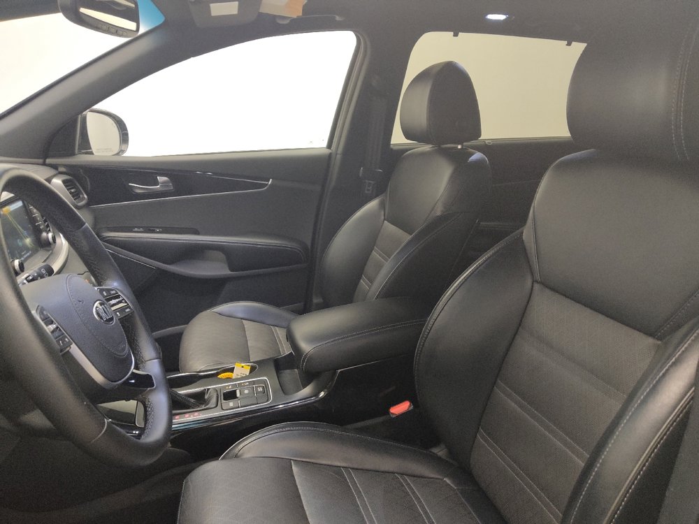 Used 2019 Kia Sorento SX image 17