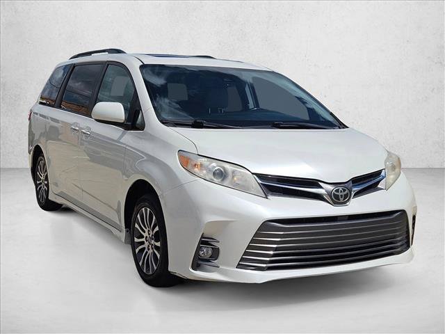 Used 2018 Toyota Sienna XLE FWD video 3