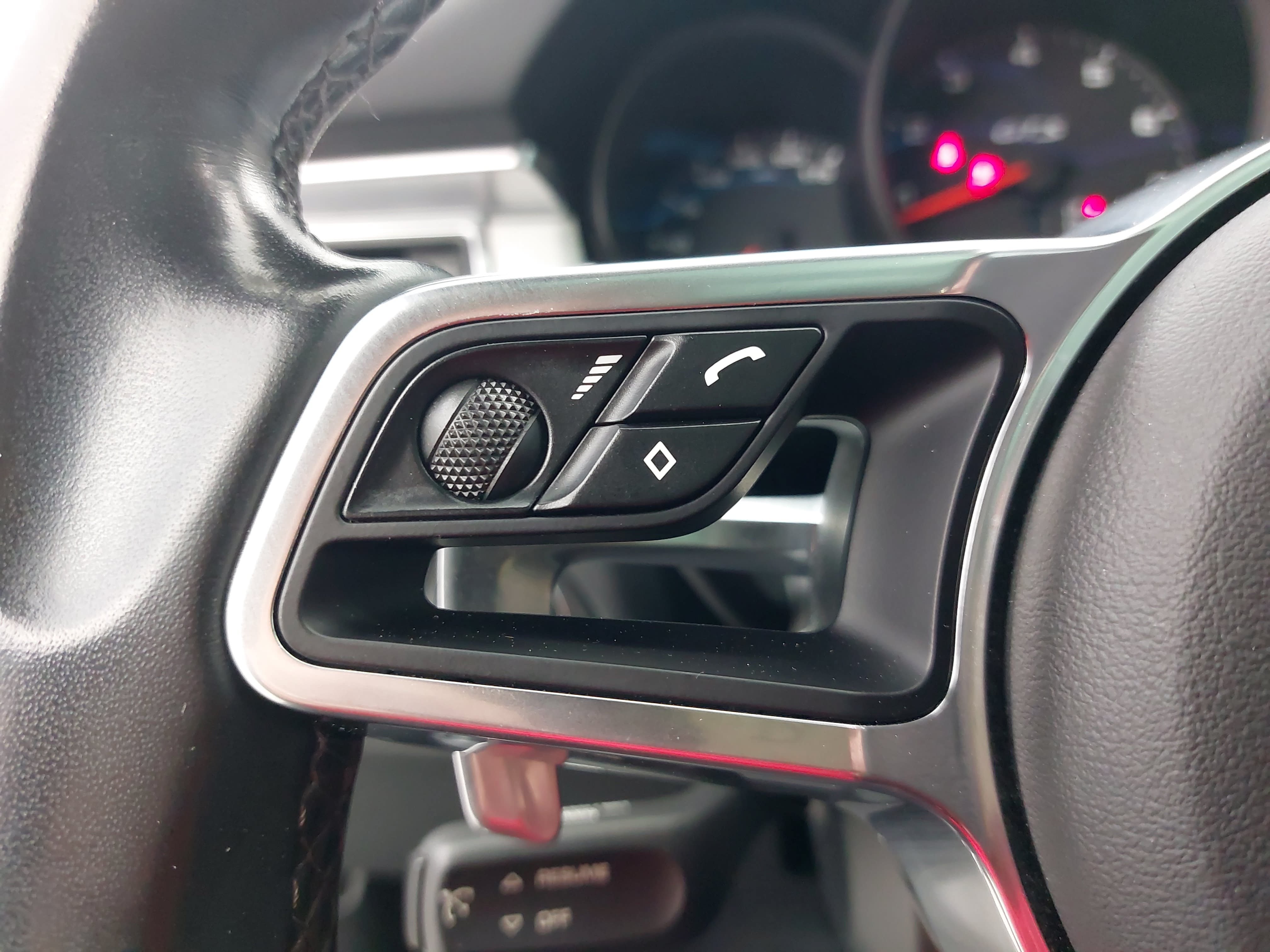 Certified 2017 Porsche Macan GTS AWD/4WD image 19