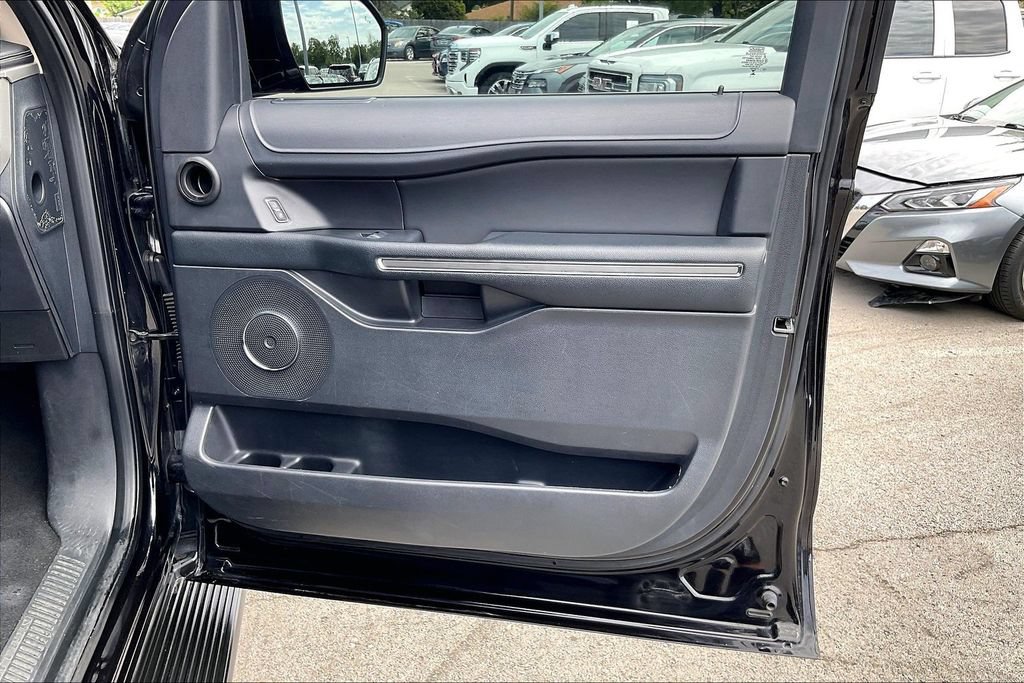 Used 2024 Ford Expedition XLT RWD image 23
