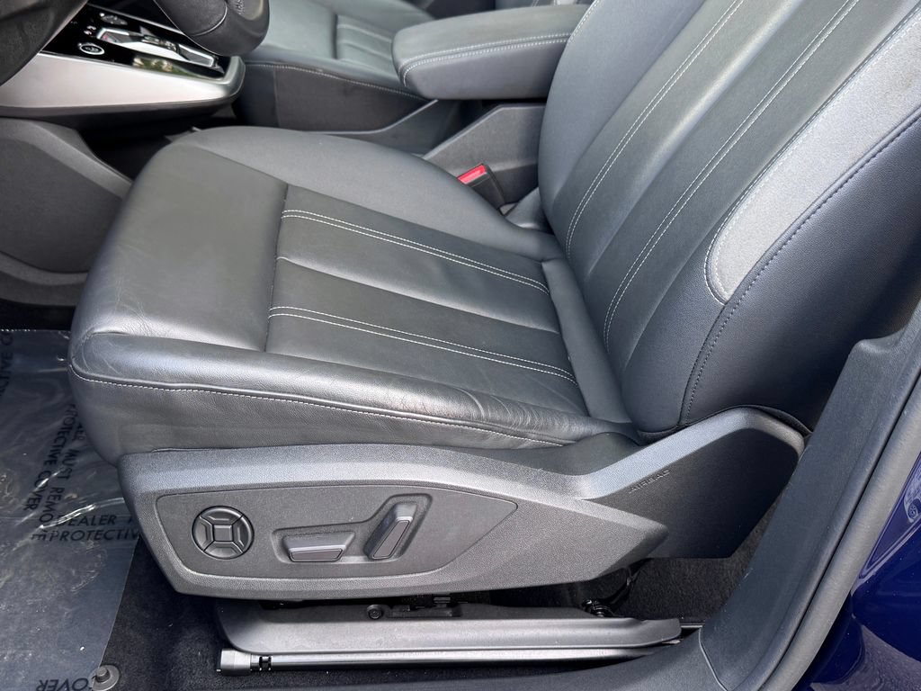 Used 2023 Audi Q4 e-tron Premium Plus w/ Premium Plus AWD/4WD image 21