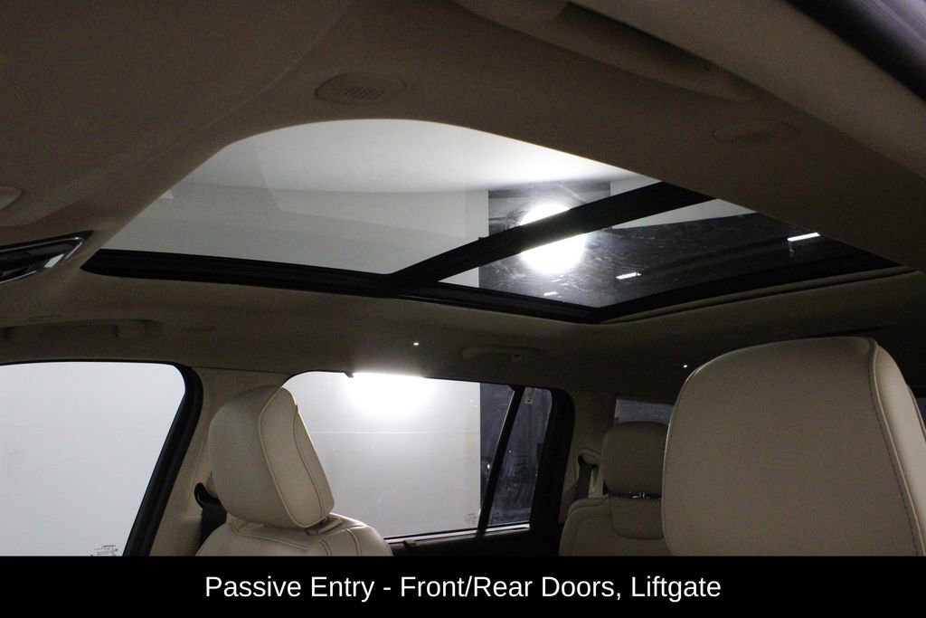 Used 2021 Jeep Grand Cherokee L Limited w/ Luxury Tech Group II image 11