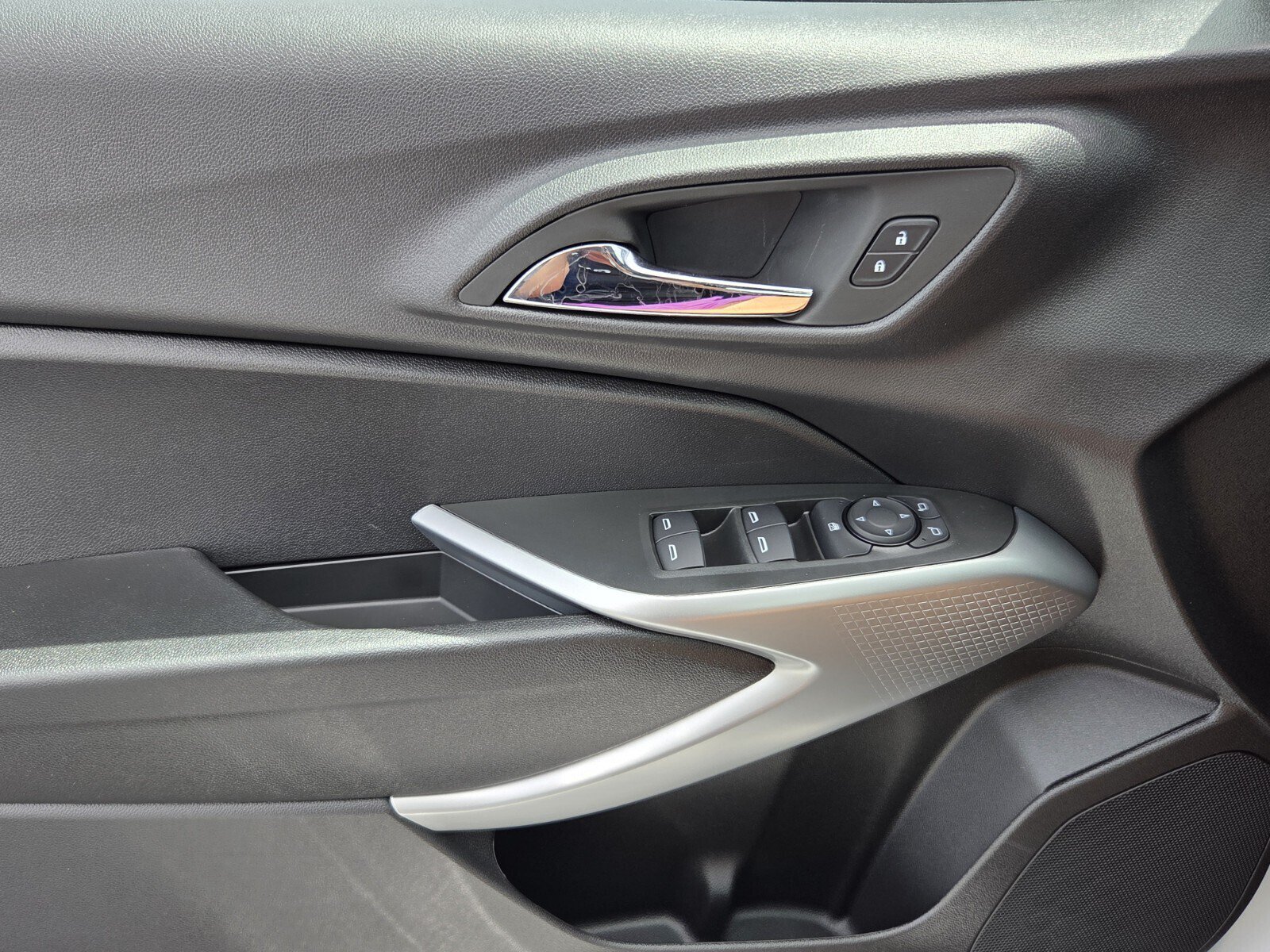 New 2026 Chevrolet Trax RS w/ Driver Confidence Package FWD image 10