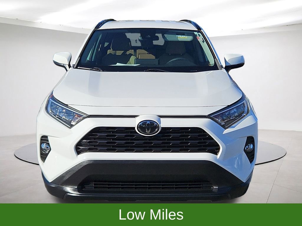 Used 2020 Toyota RAV4 XLE image 2