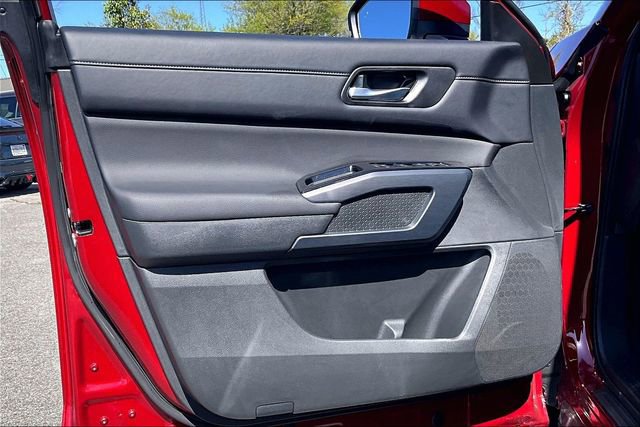 Certified 2025 Nissan Pathfinder SL w/ SL Premium Package image 16