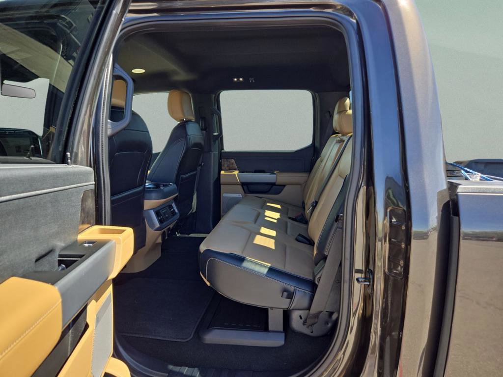 Used 2024 Ford F250 Lariat w/ Lariat Ultimate Package image 31