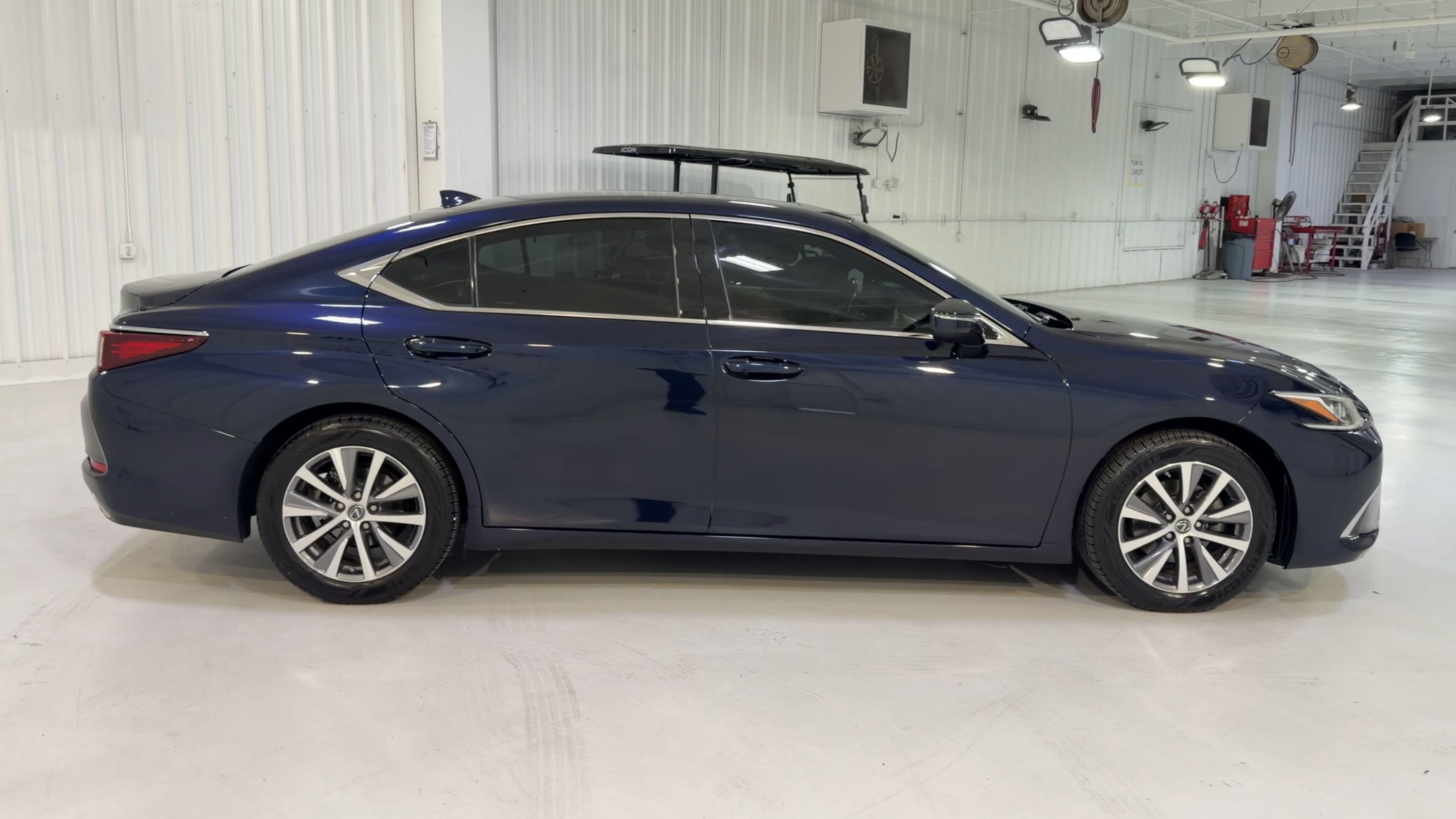 Used 2019 Lexus ES 350 w/ Accessory Package 2 FWD image 2