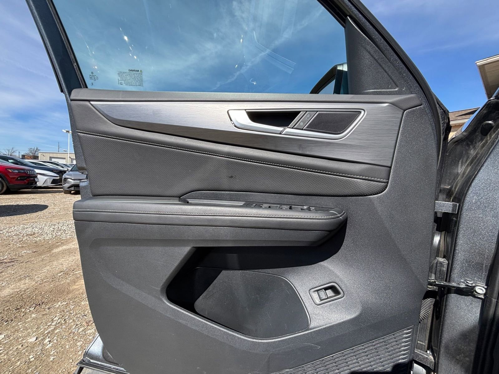 Used 2025 Volkswagen Atlas Cross Sport SE image 18