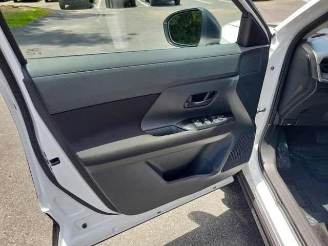 Certified 2025 Nissan Kicks S FWD image 15