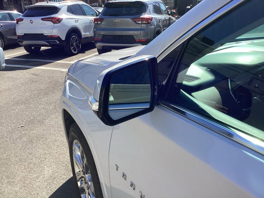 Used 2018 Chevrolet Traverse High Country image 32