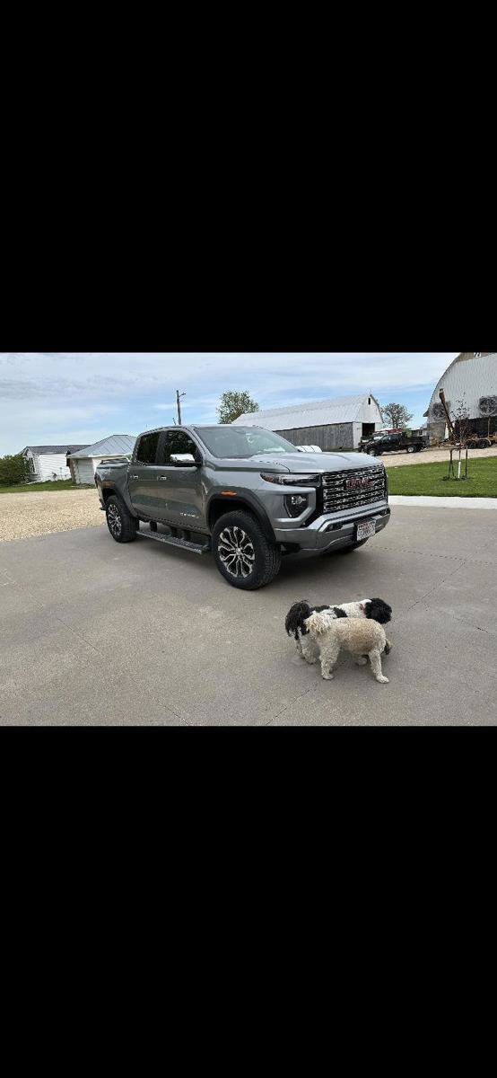 Used 2023 GMC Canyon Denali AWD/4WD image 3