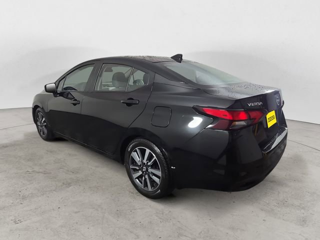 Certified 2021 Nissan Versa SV image 3