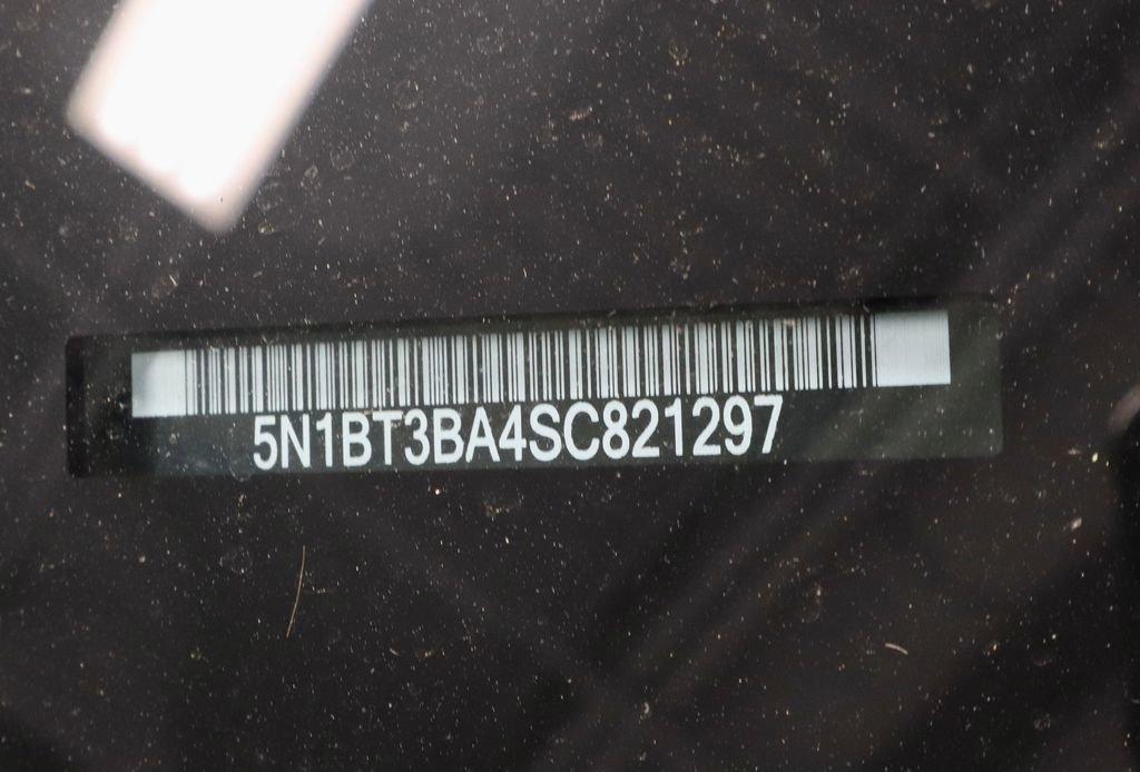 Certified 2025 Nissan Rogue SV FWD image 31