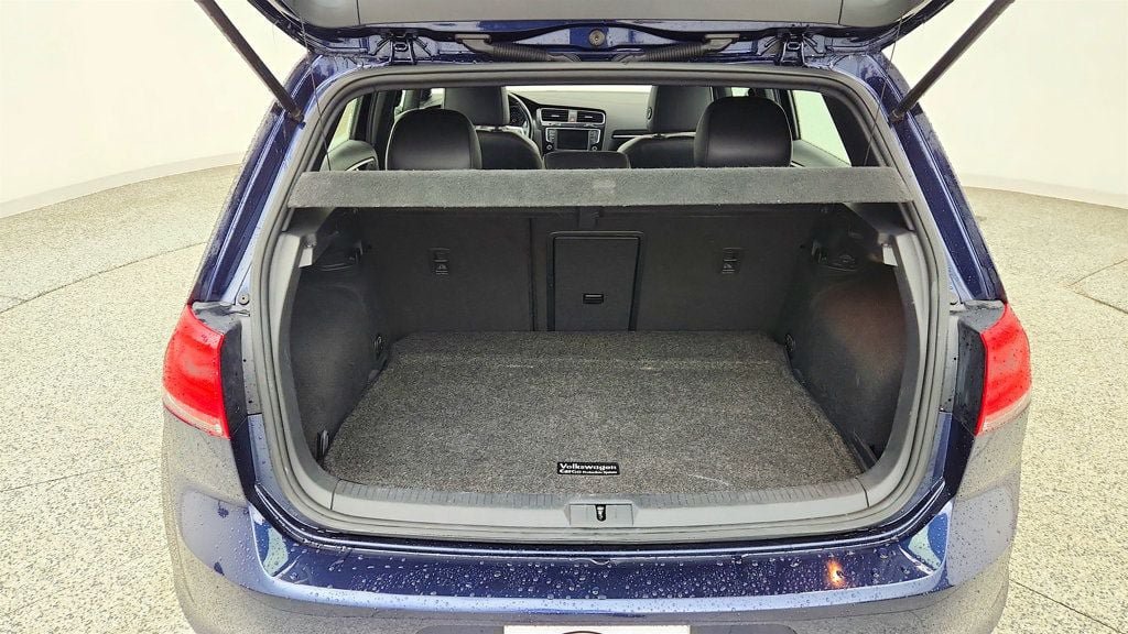 Used 2017 Volkswagen GTI SE FWD image 21