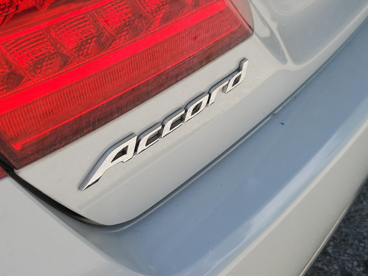 Used 2015 Honda Accord EX-L image 6