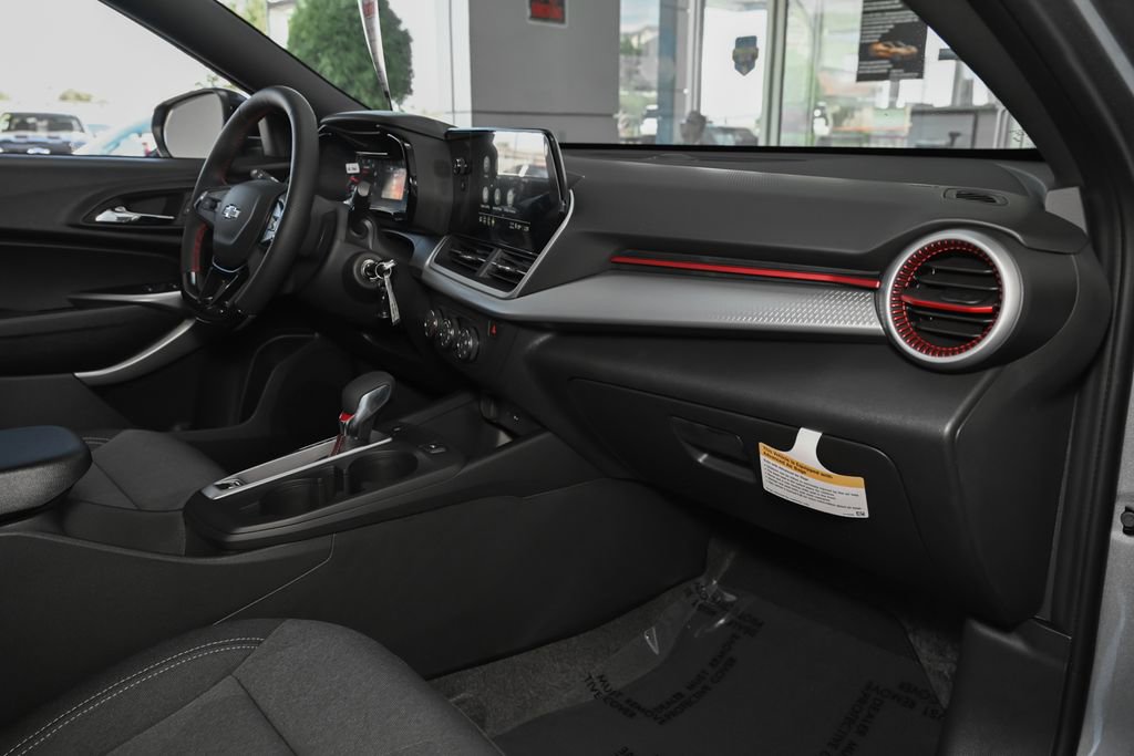 New 2026 Chevrolet Trax RS FWD image 33