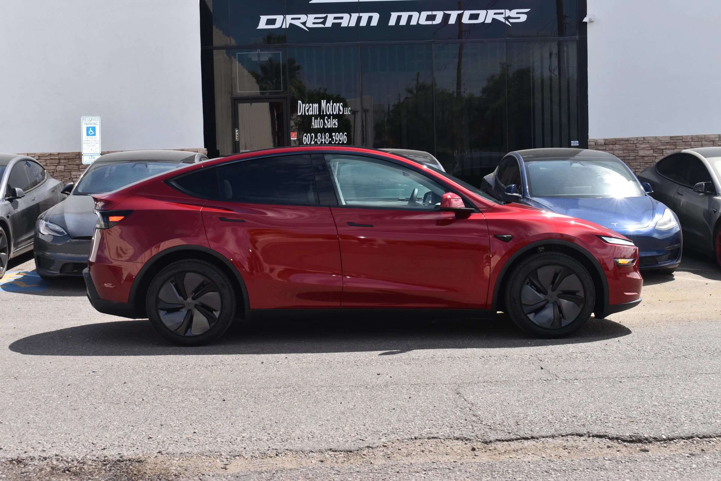 Used 2026 Tesla Model Y Long Range RWD image 8