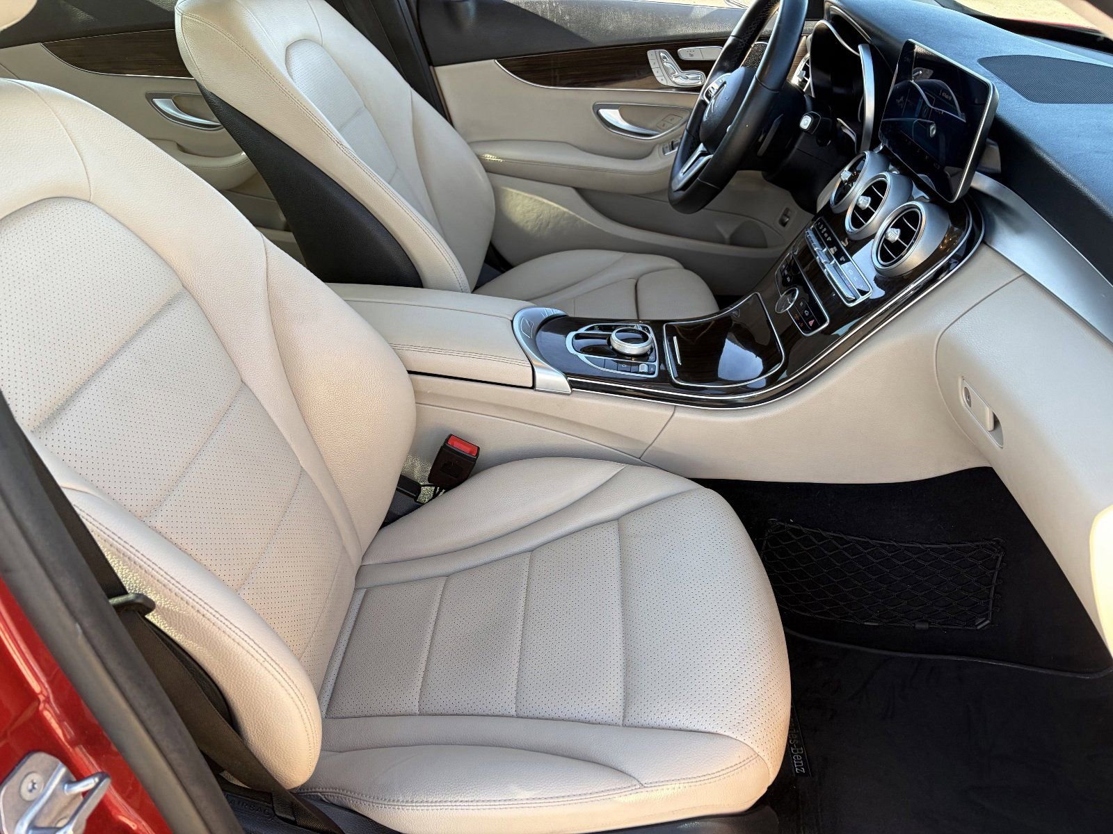 Used 2019 Mercedes-Benz C 300 Sedan image 12