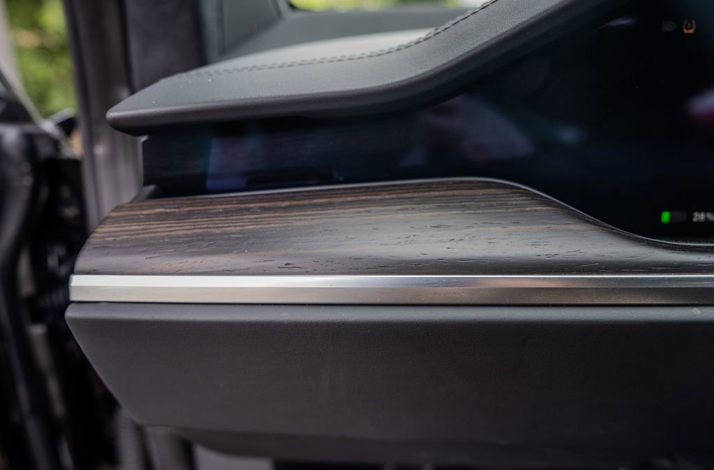 Used 2023 Tesla Model X image 8