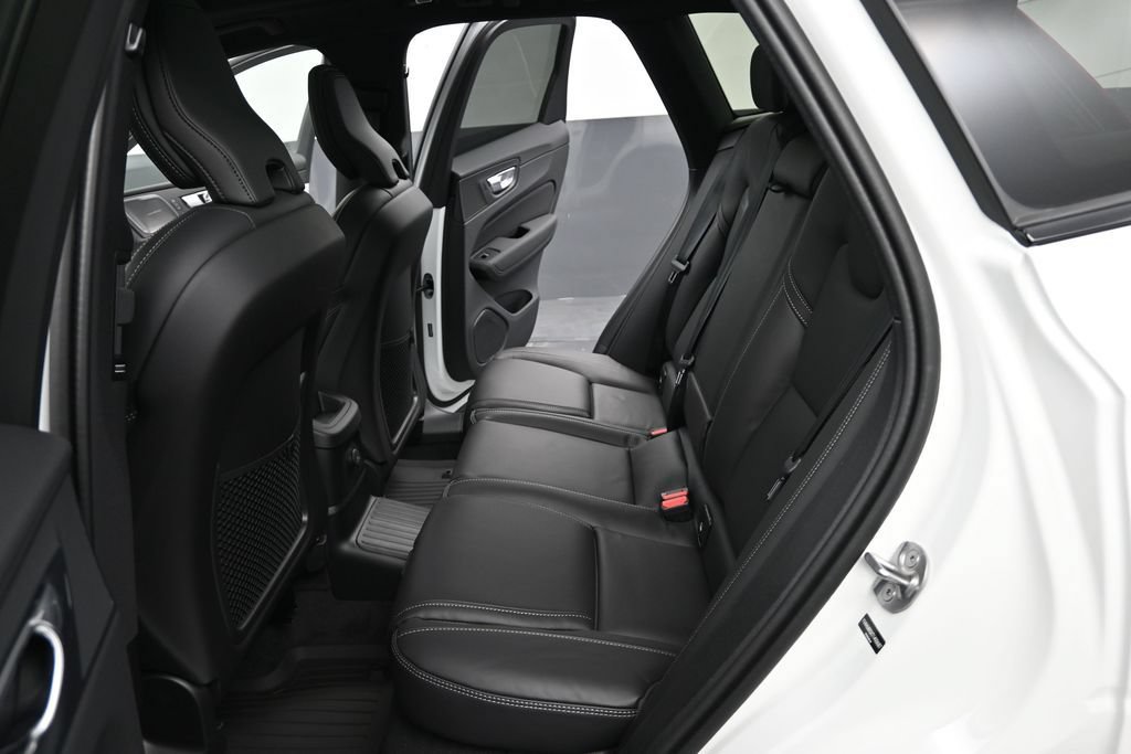 New 2026 Volvo XC60 T8 Ultra w/ Climate Package PRO AWD/4WD image 13