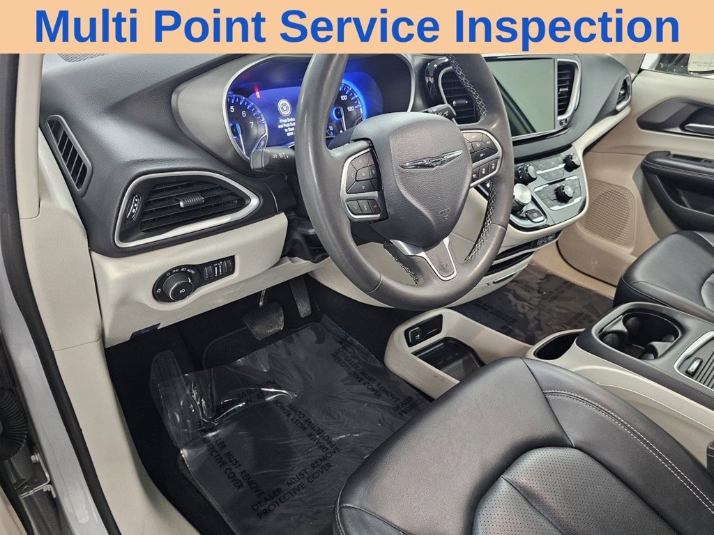 Used 2024 Chrysler Pacifica Touring-L FWD image 11