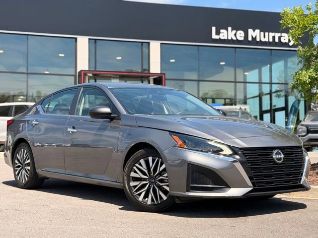 Used 2024 Nissan Altima 2.5 SV
