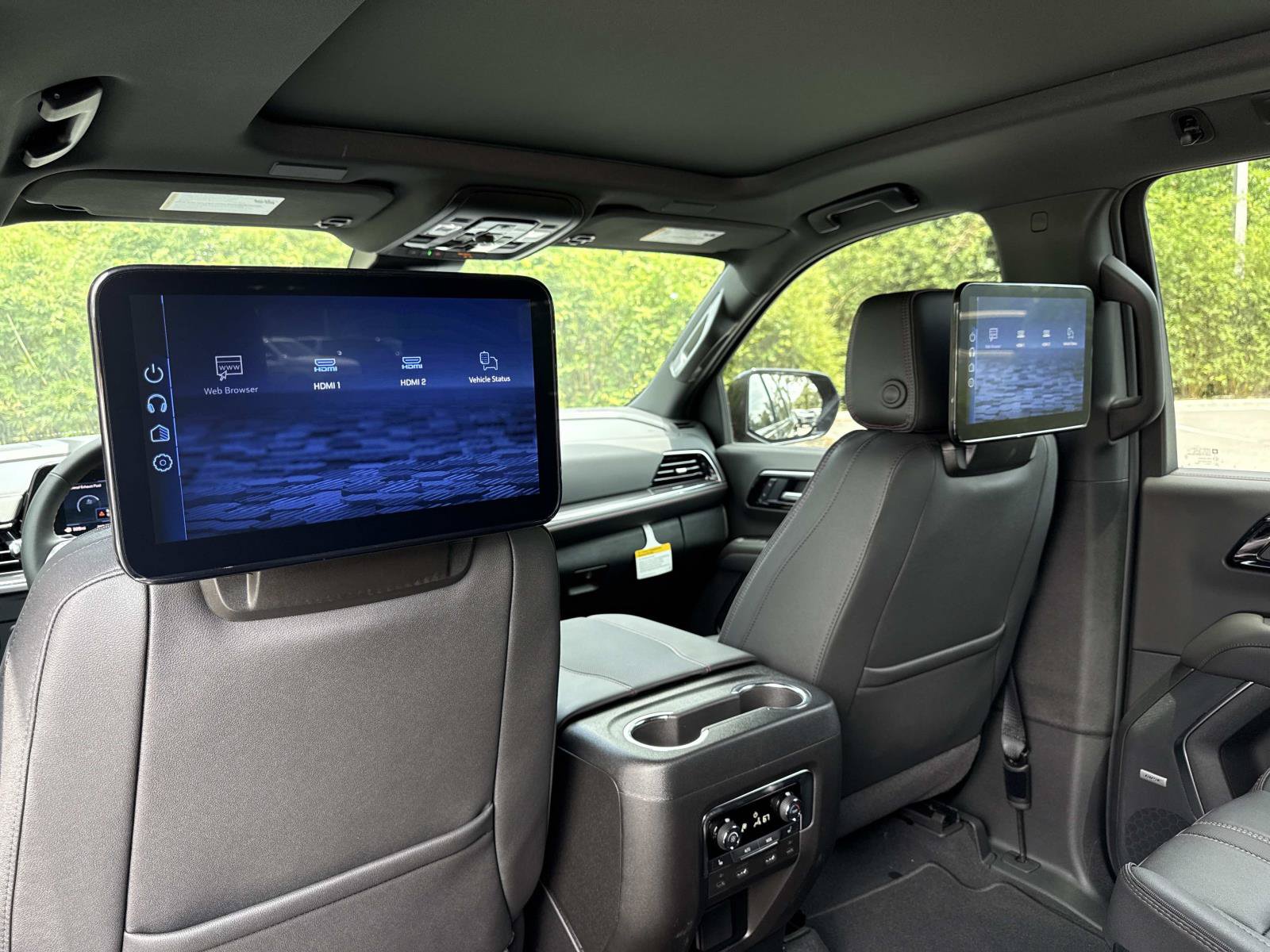 New 2026 Chevrolet Suburban RST w/ RST Capability Package AWD/4WD image 13