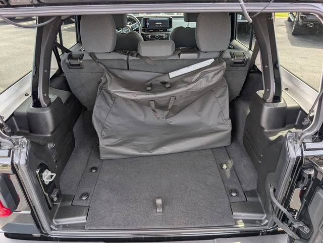 Used 2025 Jeep Wrangler Sahara 4xe image 13