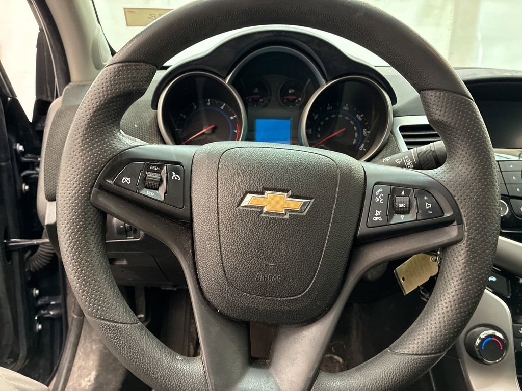 Used 2016 Chevrolet Cruze LT w/ Sun And Sound Package FWD image 11